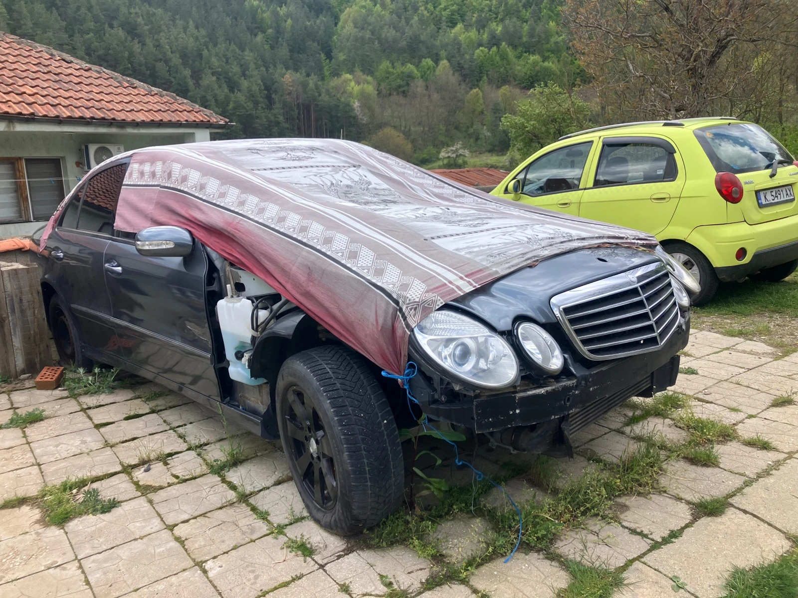 Mercedes-Benz E 220, снимка 3 - Автомобили и джипове - 54386788