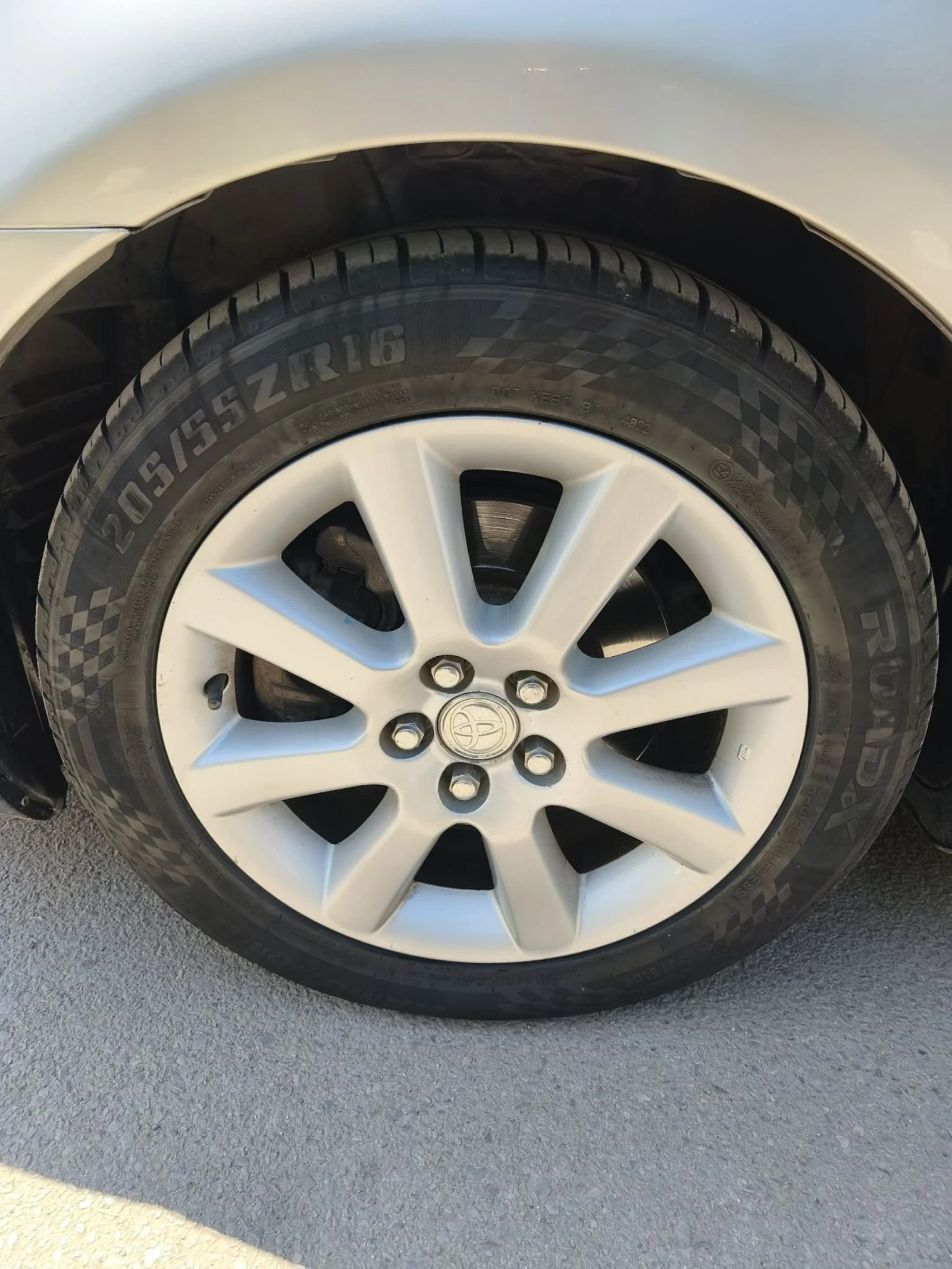 Toyota Avensis, снимка 8 - Автомобили и джипове - 54618665