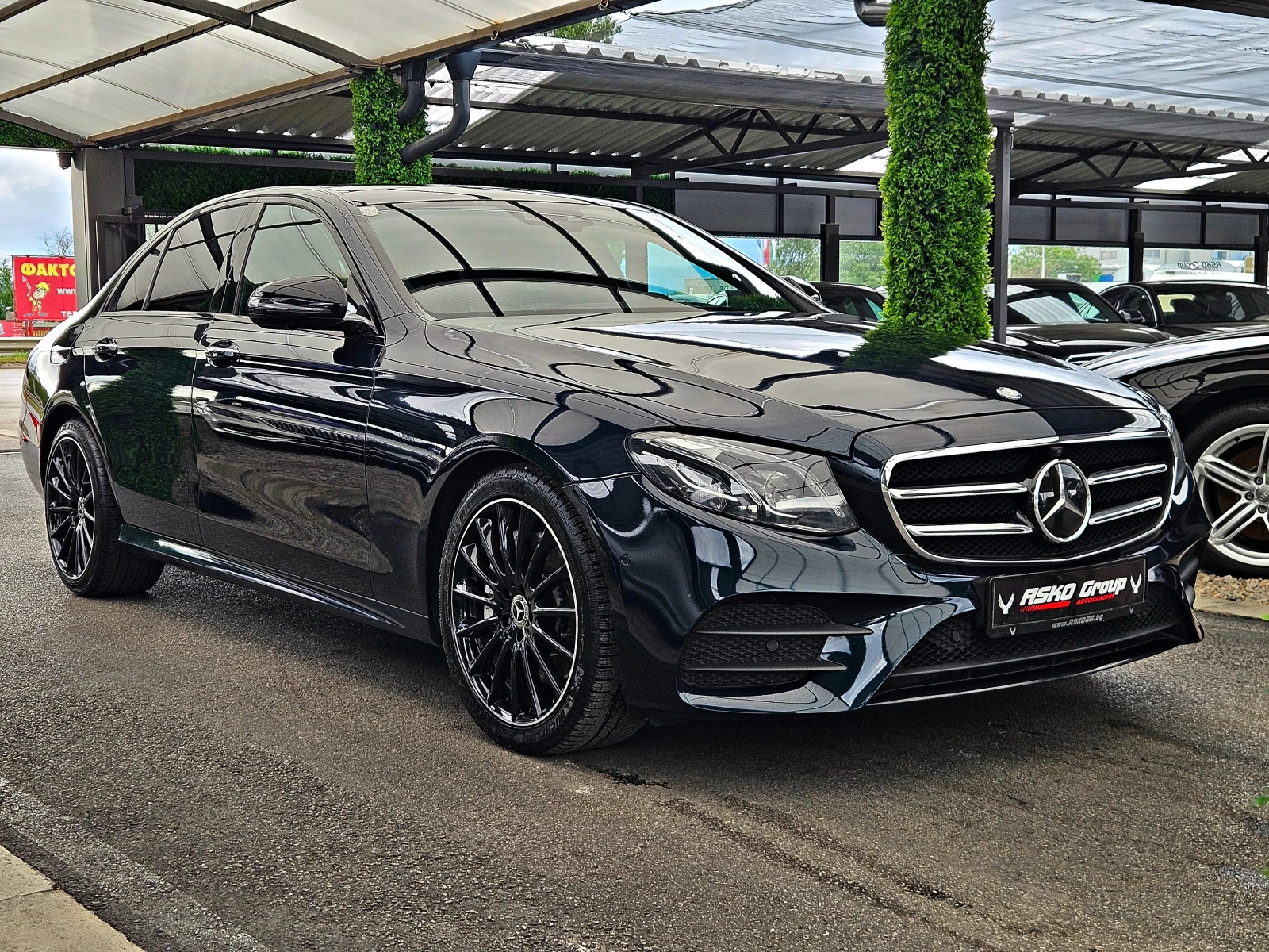Mercedes-Benz E 350 AMG/DISTR/360CAM/HUD//BURMES/ПОДГРЕВ/PANO/AMBI/LIZ, снимка 3 - Автомобили и джипове - 54641927