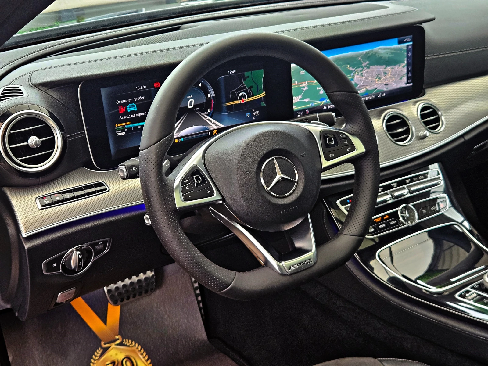 Mercedes-Benz E 350 AMG/DISTR/360CAM/HUD//BURMES/ПОДГРЕВ/PANO/AMBI/LIZ, снимка 10 - Автомобили и джипове - 54641927