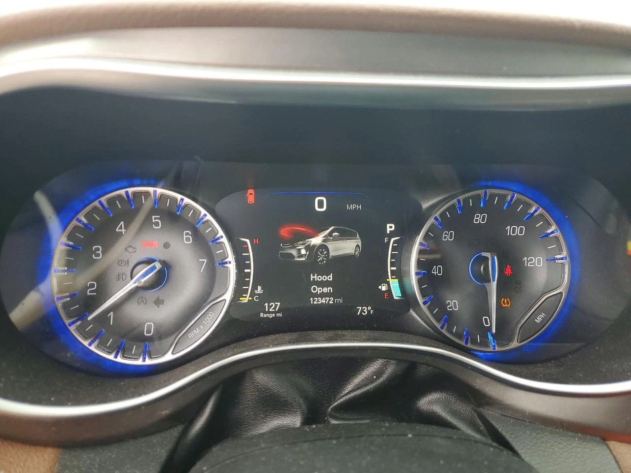 Chrysler Pacifica 3.6l Limited, снимка 9 - Автомобили и джипове - 54713387