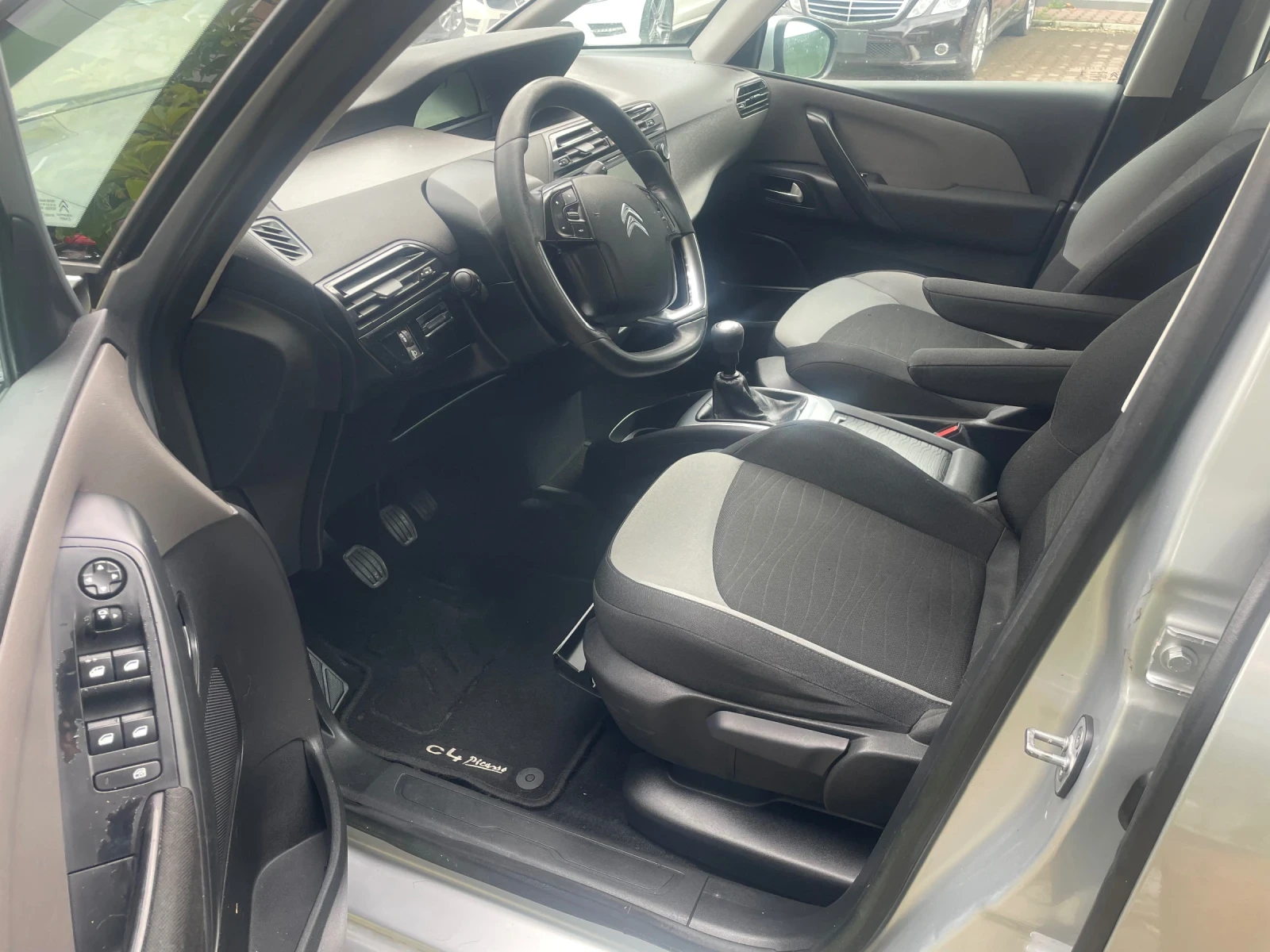 Citroen C4 Picasso 1.6 hdi Executive , снимка 7 - Автомобили и джипове - 54790637