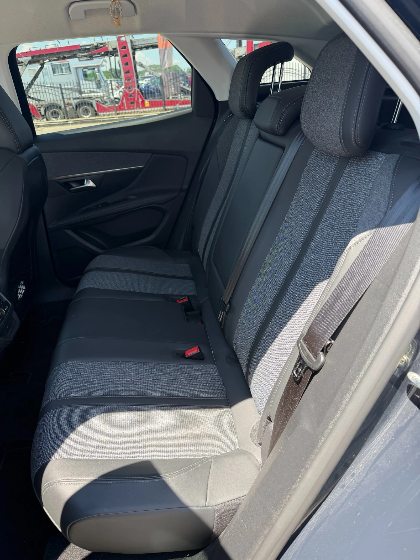 Peugeot 3008 1.2i Allure NAVI/KOJA/KAMERA EURO 6, снимка 10 - Автомобили и джипове - 54835895