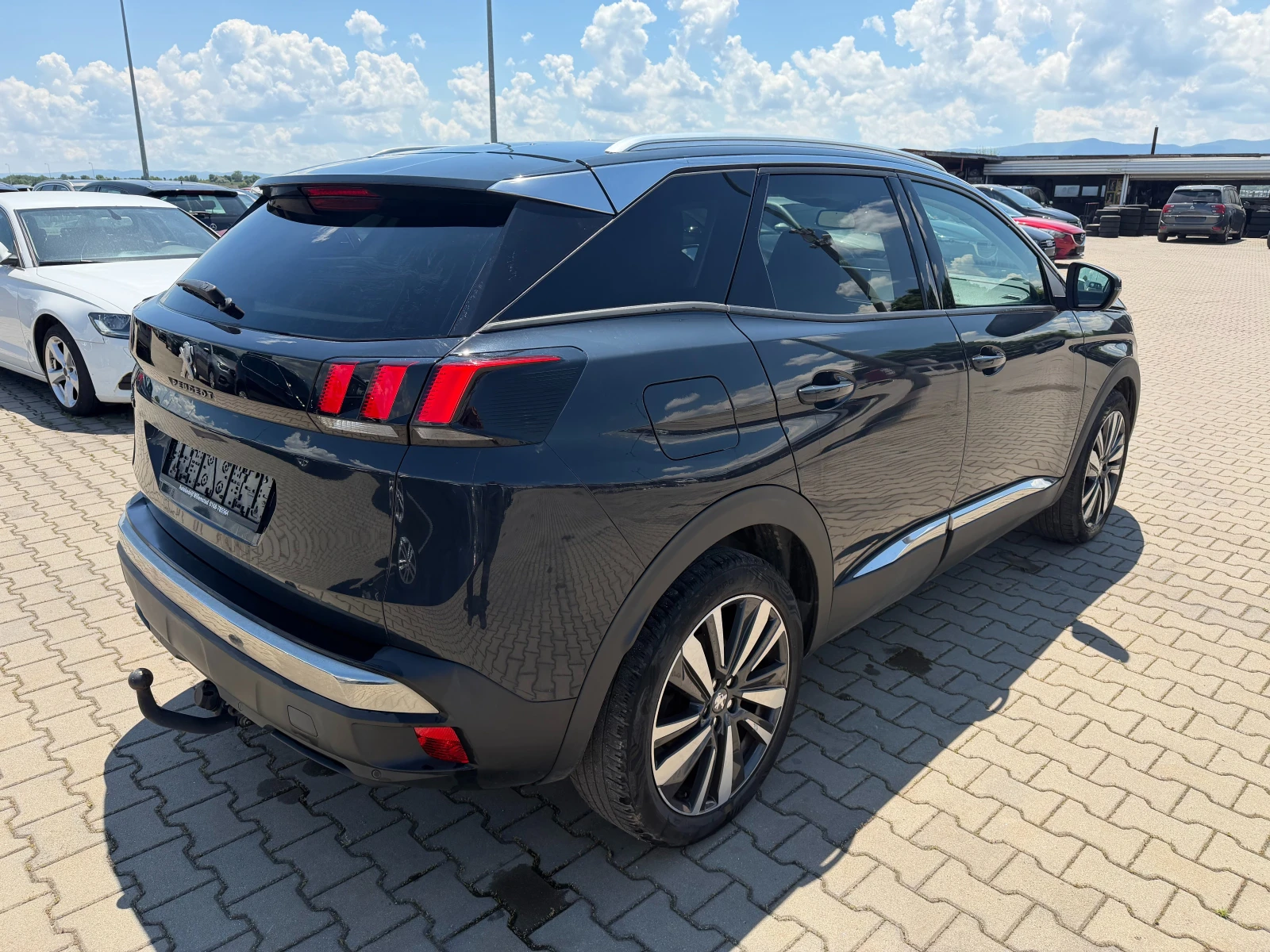 Peugeot 3008 1.2i Allure NAVI/KOJA/KAMERA EURO 6, снимка 6 - Автомобили и джипове - 54835895