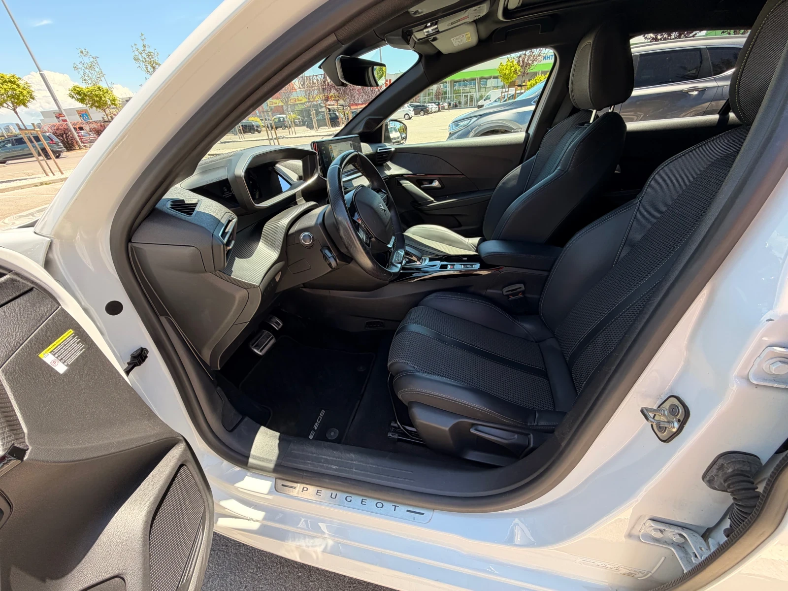 Peugeot 208 100kW GT Line 42000km, снимка 8 - Автомобили и джипове - 54913422
