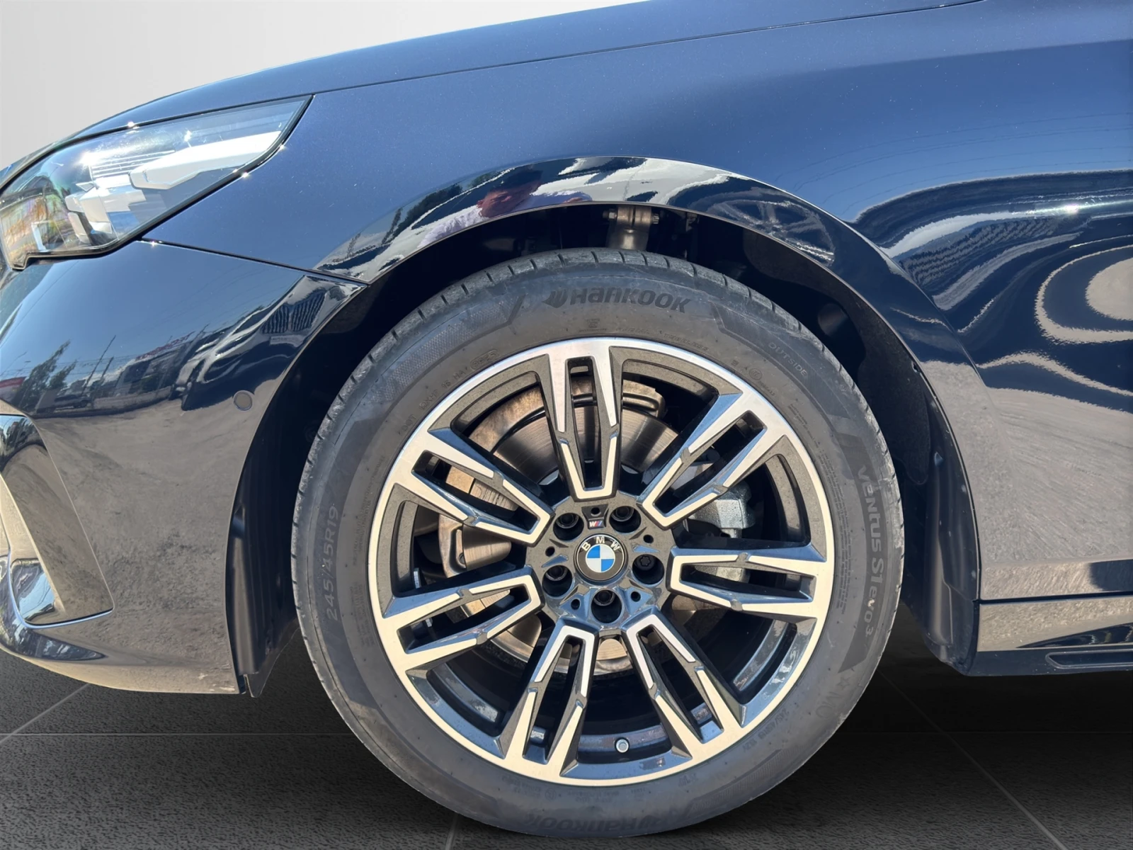 BMW 520 xDrive Sedan, снимка 5 - Автомобили и джипове - 54931699