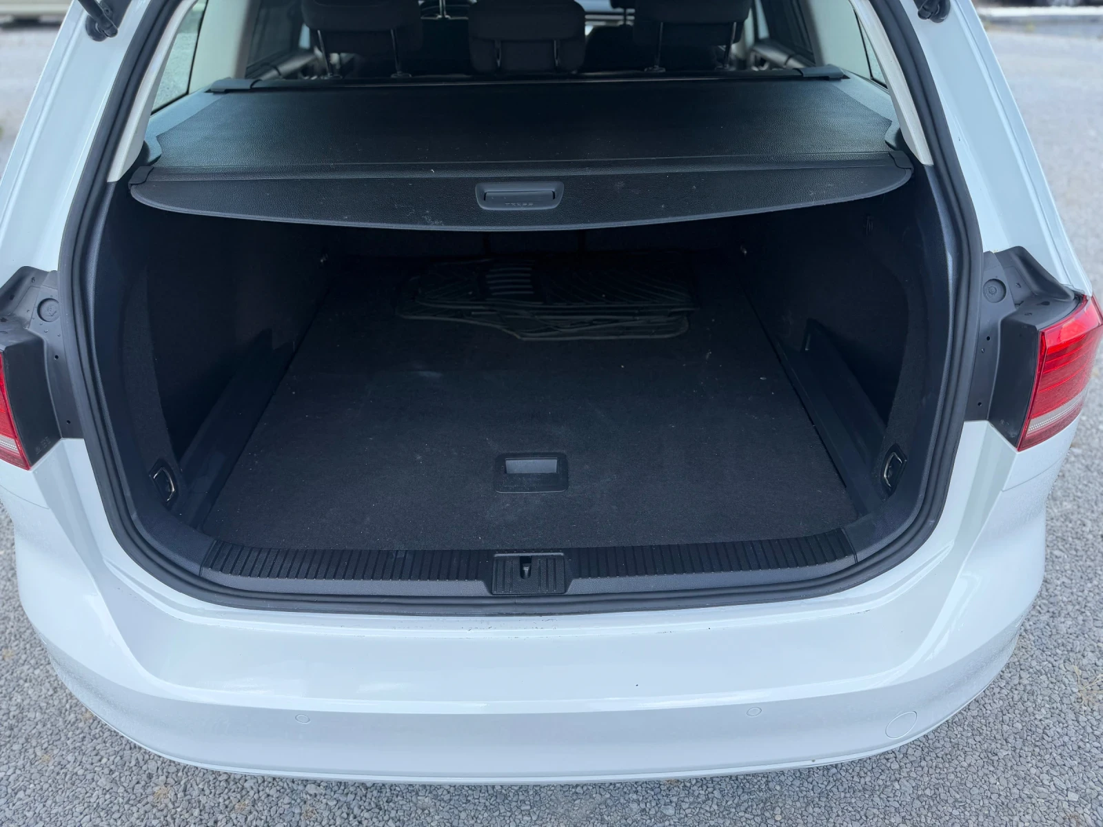 VW Passat 2.0TDI* DSG* DISTRONIC* NAVI* , снимка 13 - Автомобили и джипове - 55063242
