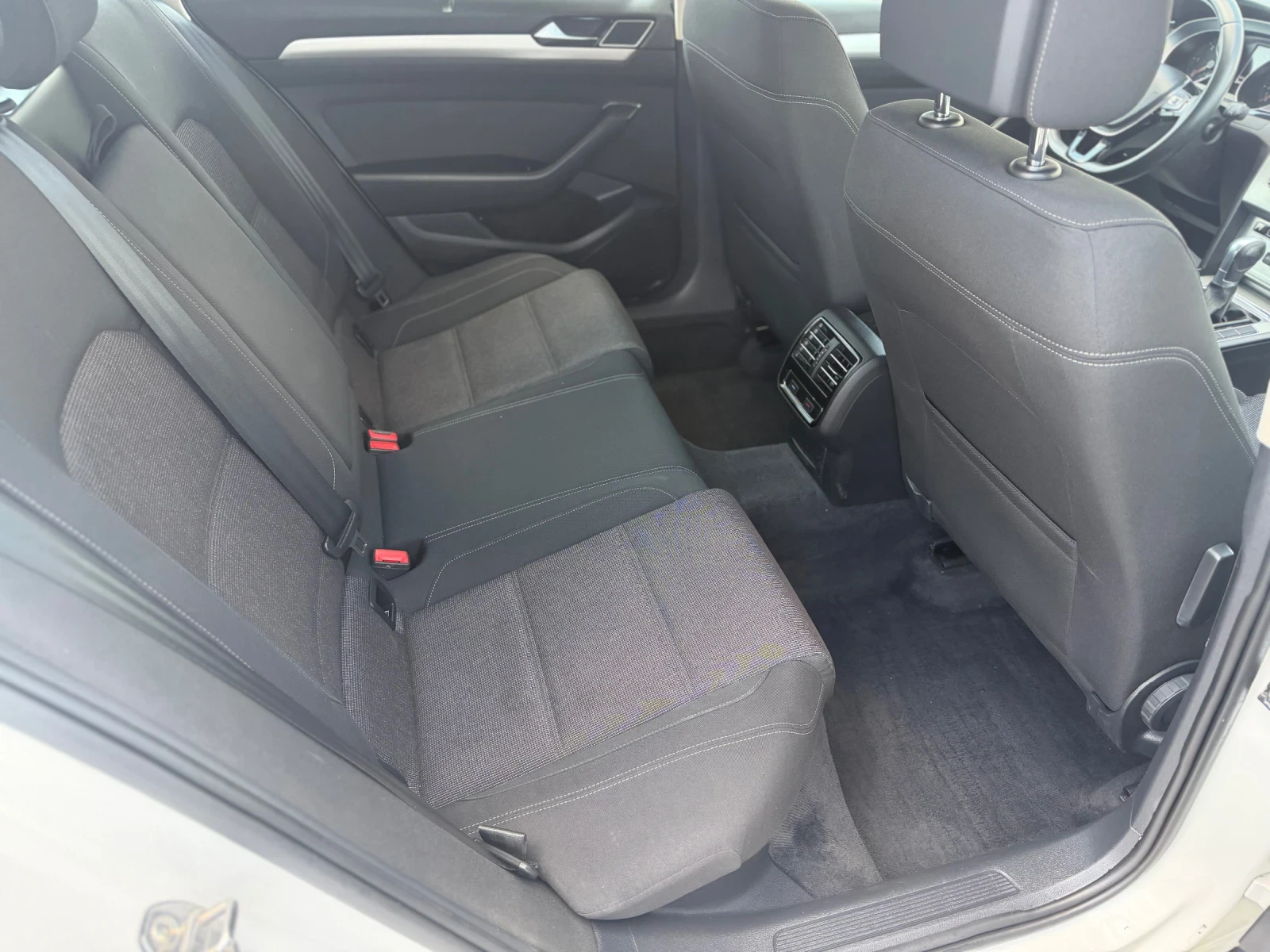 VW Passat 2.0TDI* DSG* DISTRONIC* NAVI* , снимка 12 - Автомобили и джипове - 55063242