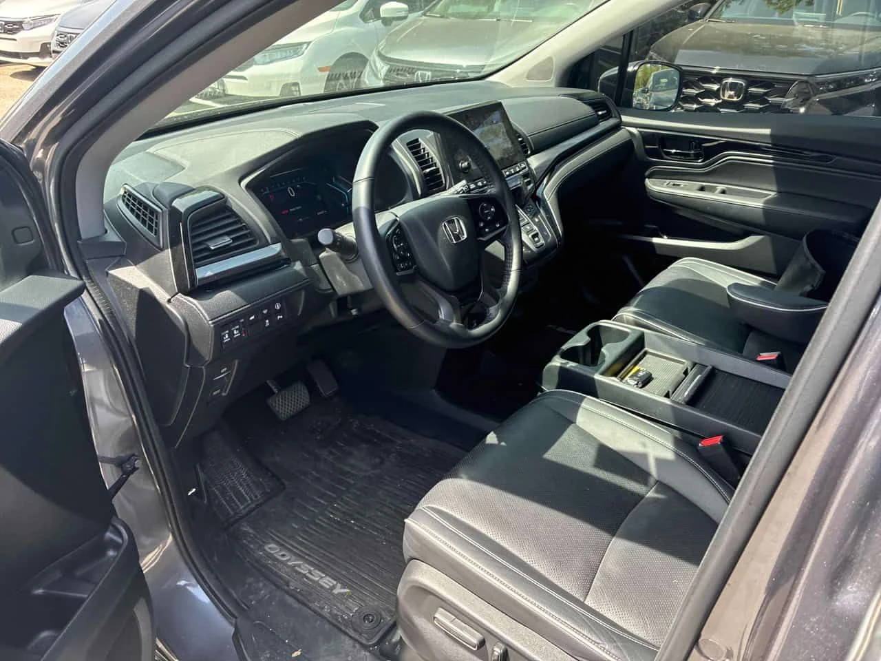 Honda Odyssey * Touring * АВТОКРЕДИТ БЕЗ ПЪРВОНАЧАЛНА ВНОСКА* , снимка 5 - Автомобили и джипове - 55083018