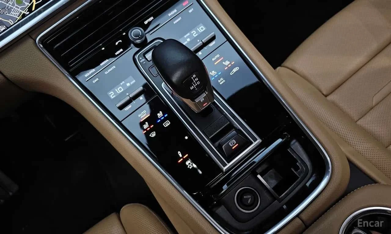 Porsche Panamera * 3.0 AWD * ЦЕНА ДО БГ, снимка 12 - Автомобили и джипове - 55606782