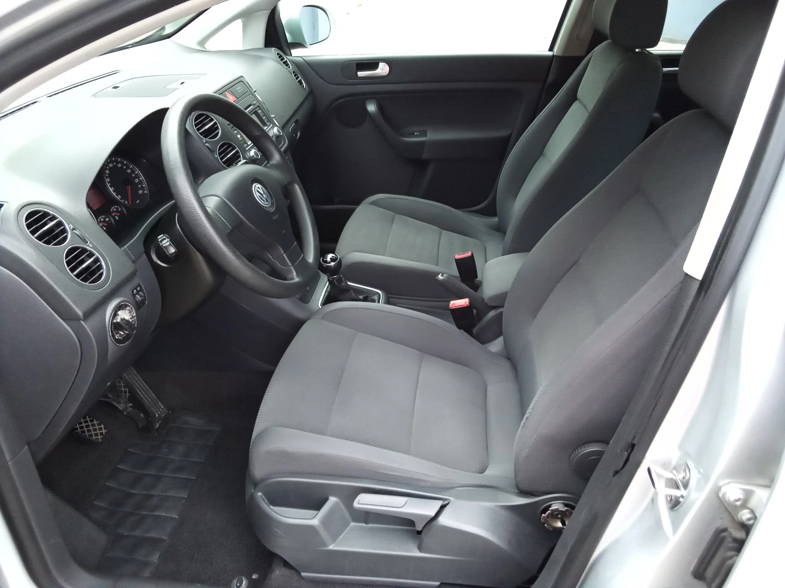 VW Golf 1.6i-102kc., снимка 10 - Автомобили и джипове - 55942549