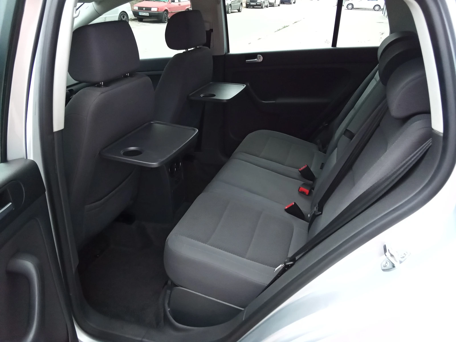 VW Golf 1.6i-102kc., снимка 12 - Автомобили и джипове - 55942549