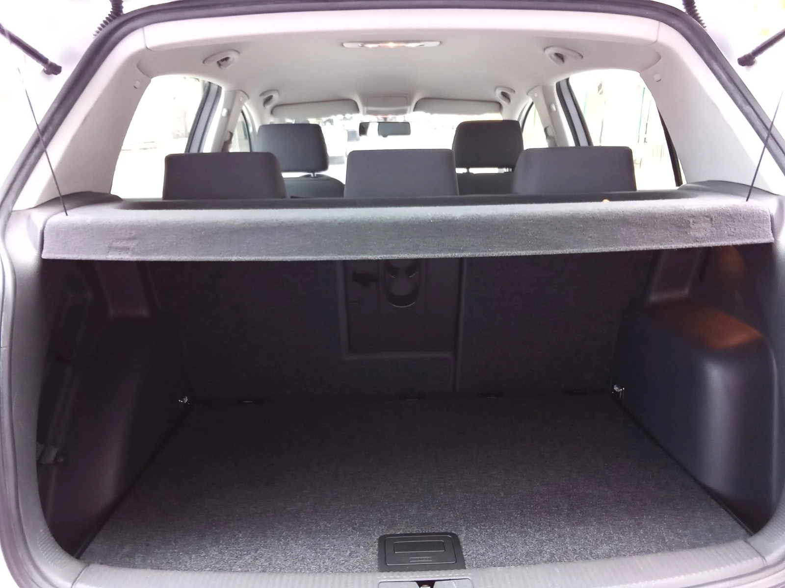 VW Golf 1.6i-102kc., снимка 14 - Автомобили и джипове - 55942549