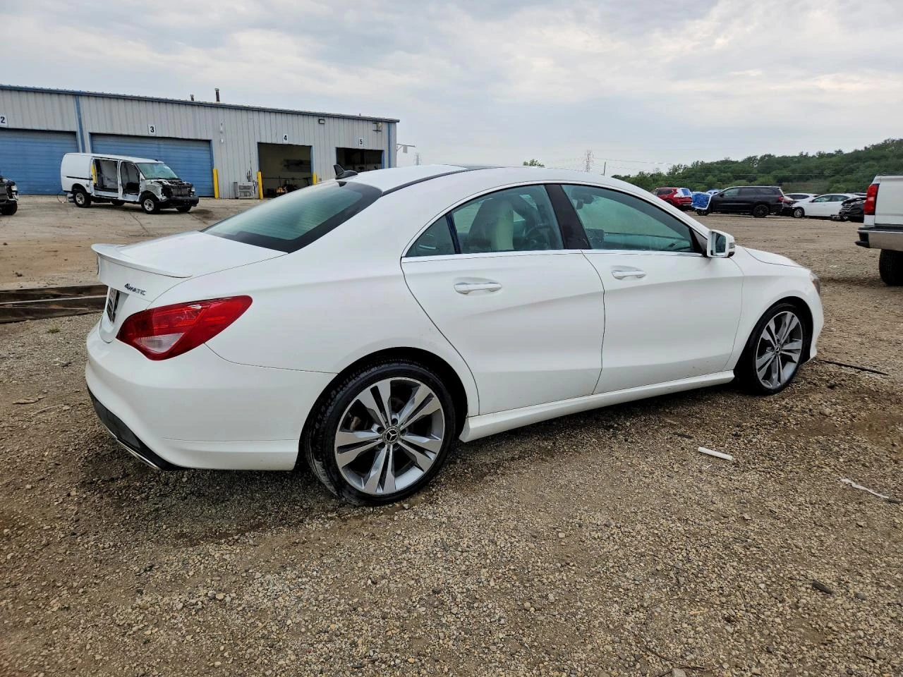 Mercedes-Benz CLA 250 2.0l 4Matic, снимка 3 - Автомобили и джипове - 55995115