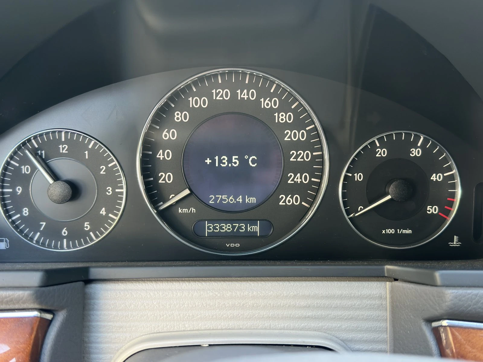 Mercedes-Benz E 270, снимка 9 - Автомобили и джипове - 56651980