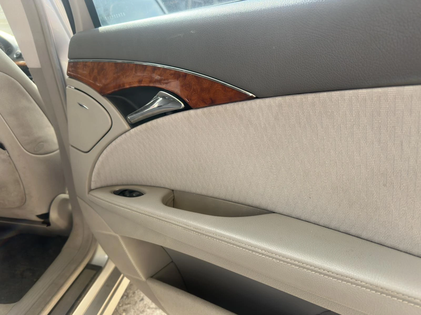 Mercedes-Benz E 270, снимка 8 - Автомобили и джипове - 56651980