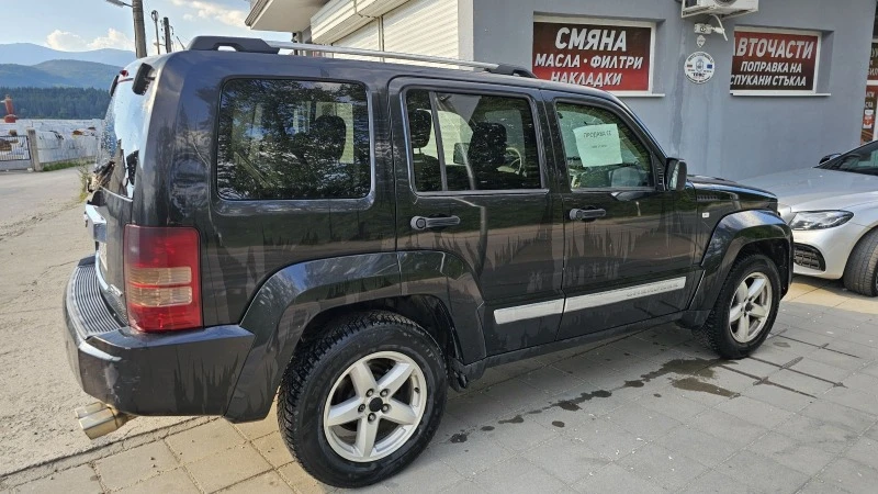 Jeep Cherokee 2.8 CRDI, снимка 11 - Автомобили и джипове - 46981373