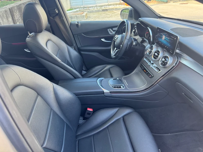 Mercedes-Benz GLC 300 AMG / 9G-tronic / FULL / 94  хил км /, снимка 11 - Автомобили и джипове - 52643928