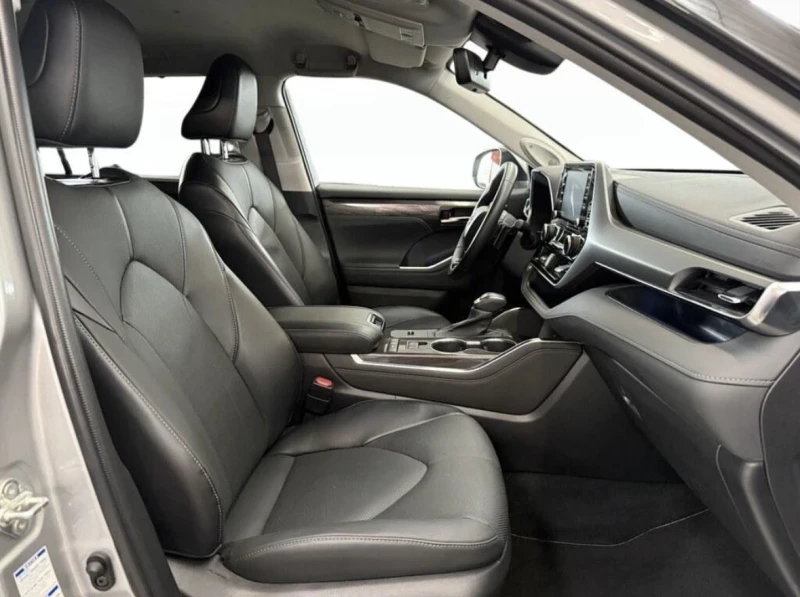 Toyota Highlander 2.5* HYBRID* EXECUTIVE* AWD-I* E-CVT* ГАРАНЦИЯ, снимка 10 - Автомобили и джипове - 52676333