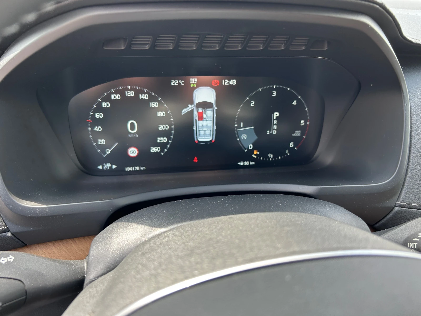 Volvo Xc90 2.0D EURO6D D5 - изображение 8