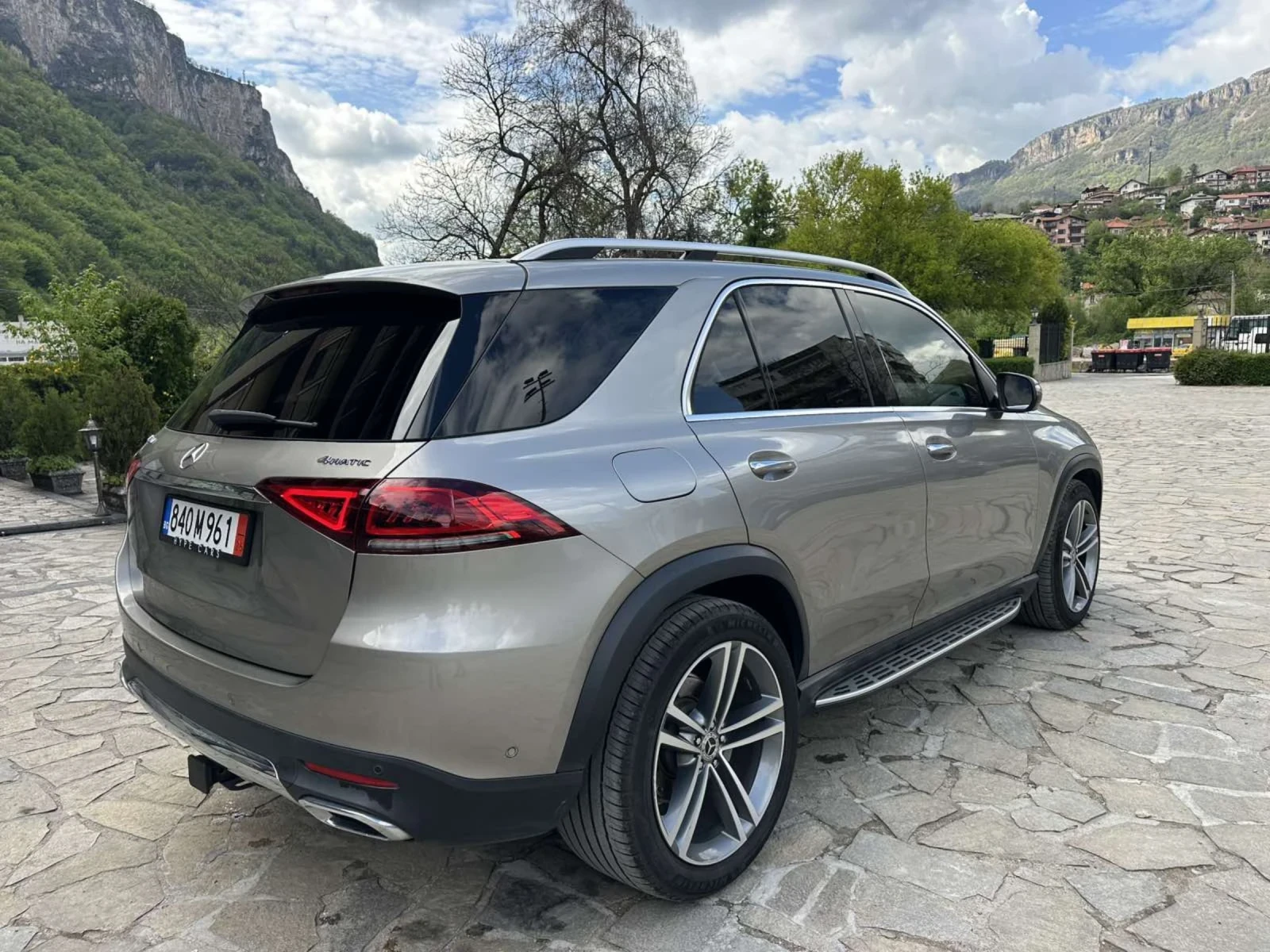 Mercedes-Benz GLE 350 4MATIC/AMG/Burmester/Hud/360Cam/Pano , снимка 5 - Автомобили и джипове - 54419020
