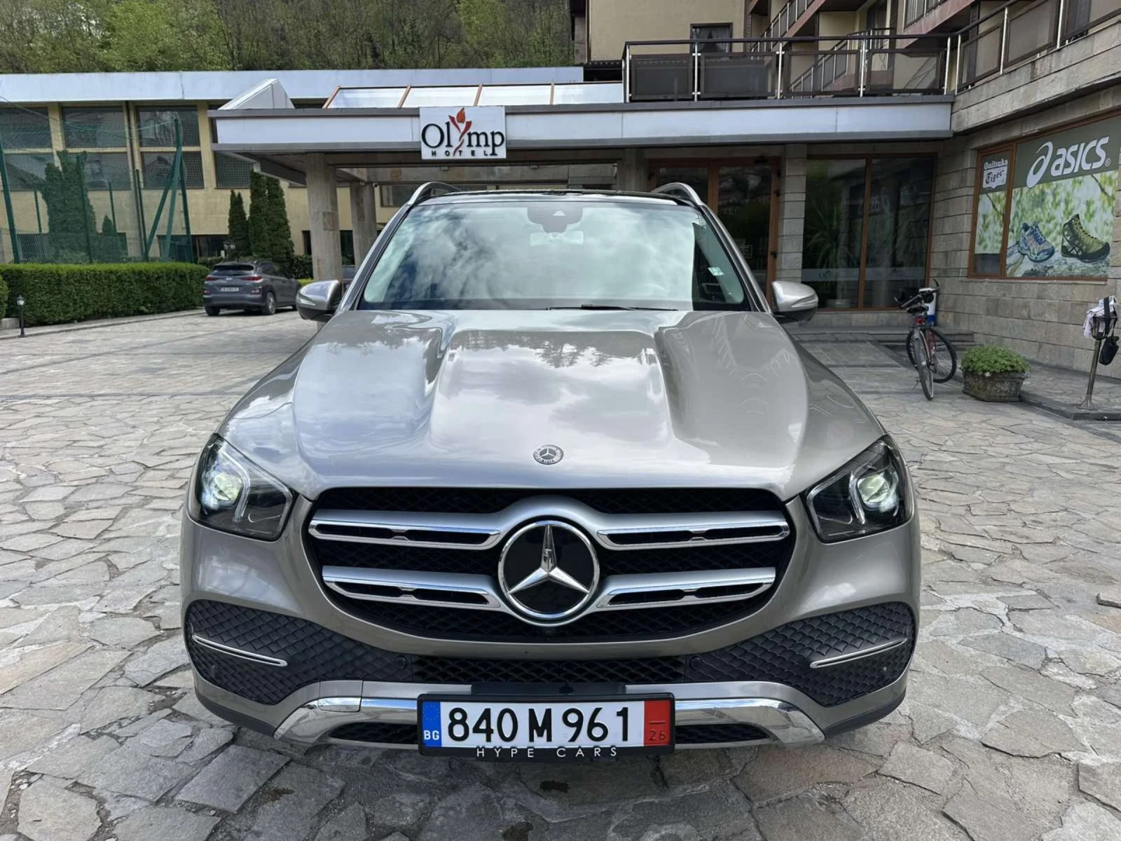 Mercedes-Benz GLE 350 4MATIC/AMG/Burmester/Hud/360Cam/Pano , снимка 2 - Автомобили и джипове - 54419020
