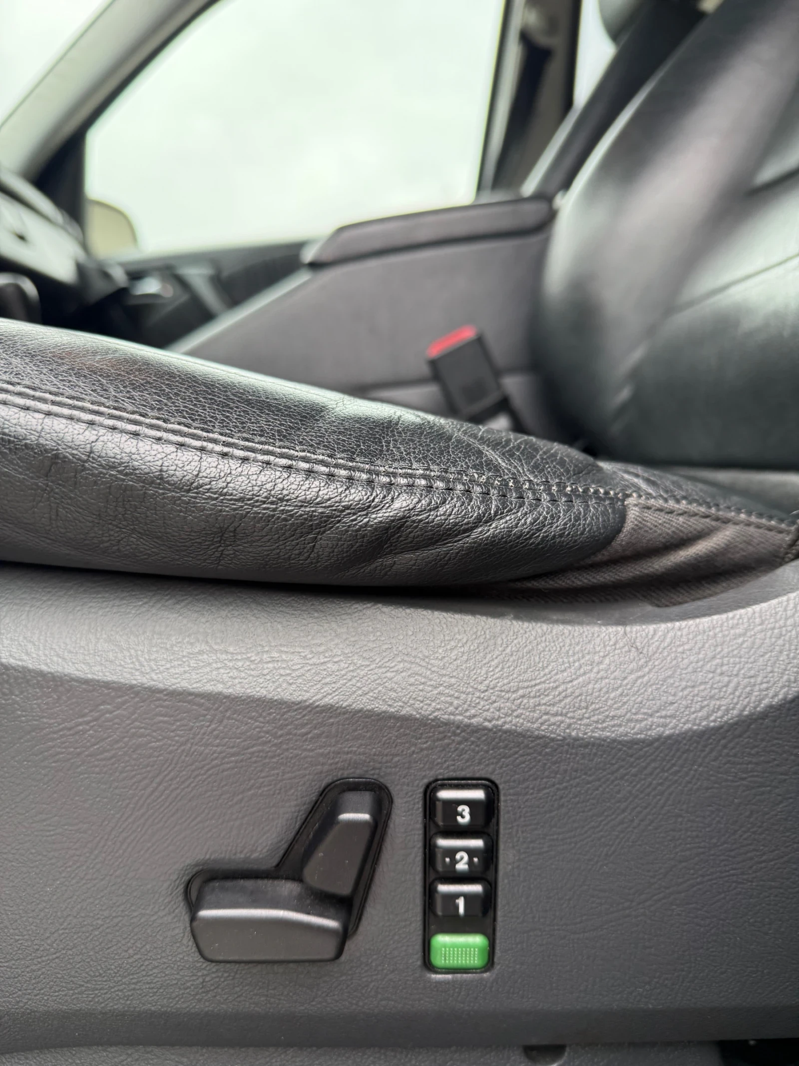 Mercedes-Benz ML 270 2.7 CDI, снимка 6 - Автомобили и джипове - 54582155
