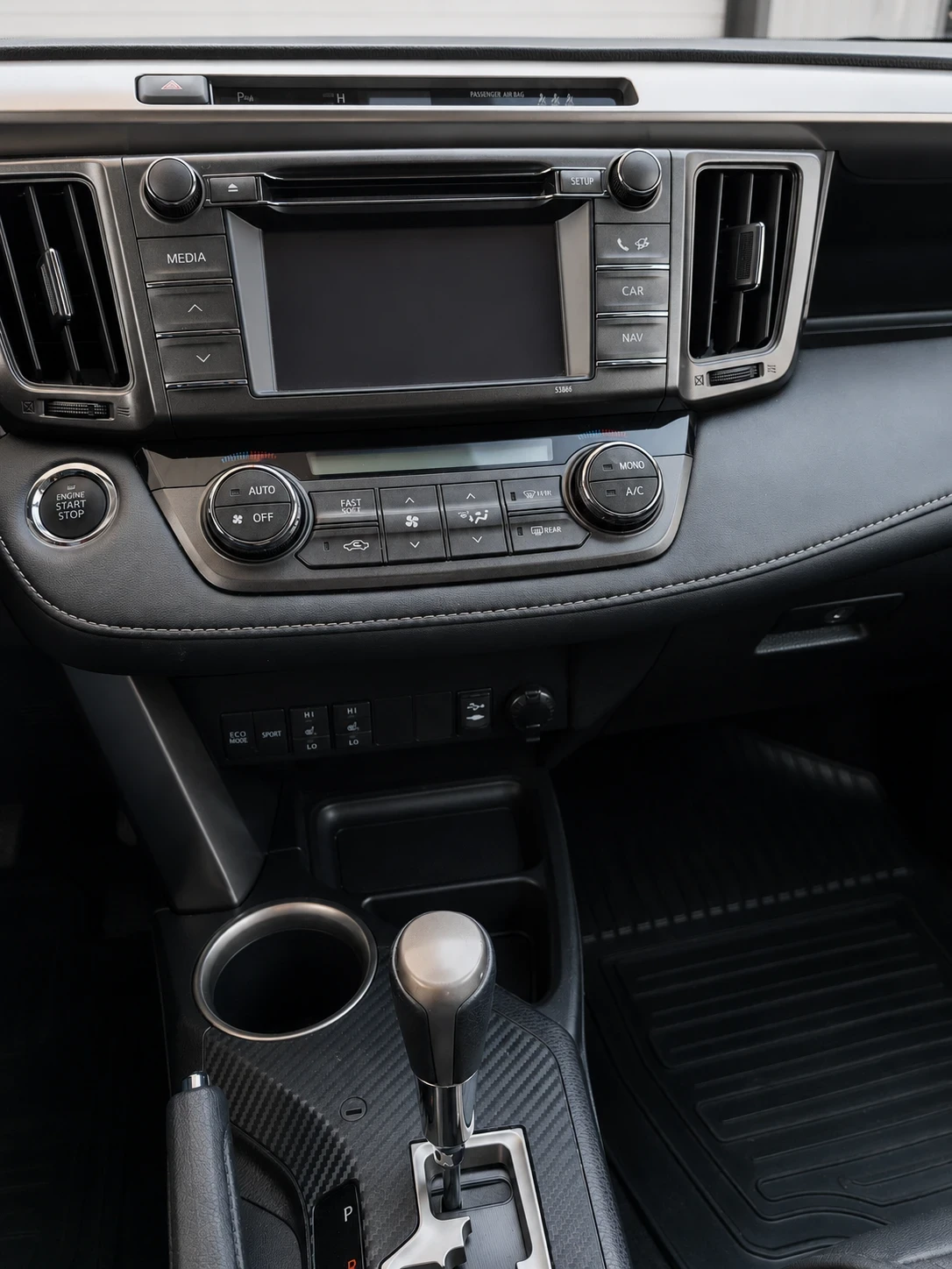 Toyota Rav4 2.2 D-4D 4x4 Executive Automatic на 110 000 км, снимка 12 - Автомобили и джипове - 54866115