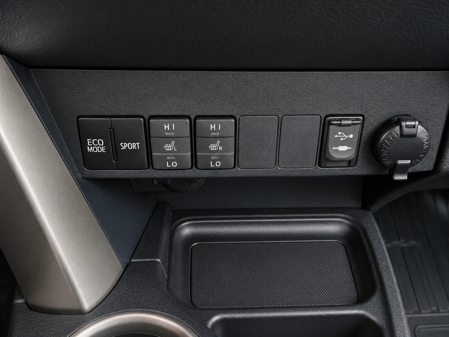 Toyota Rav4 2.2 D-4D 4x4 Executive Automatic на 110 000 км, снимка 14 - Автомобили и джипове - 54866115