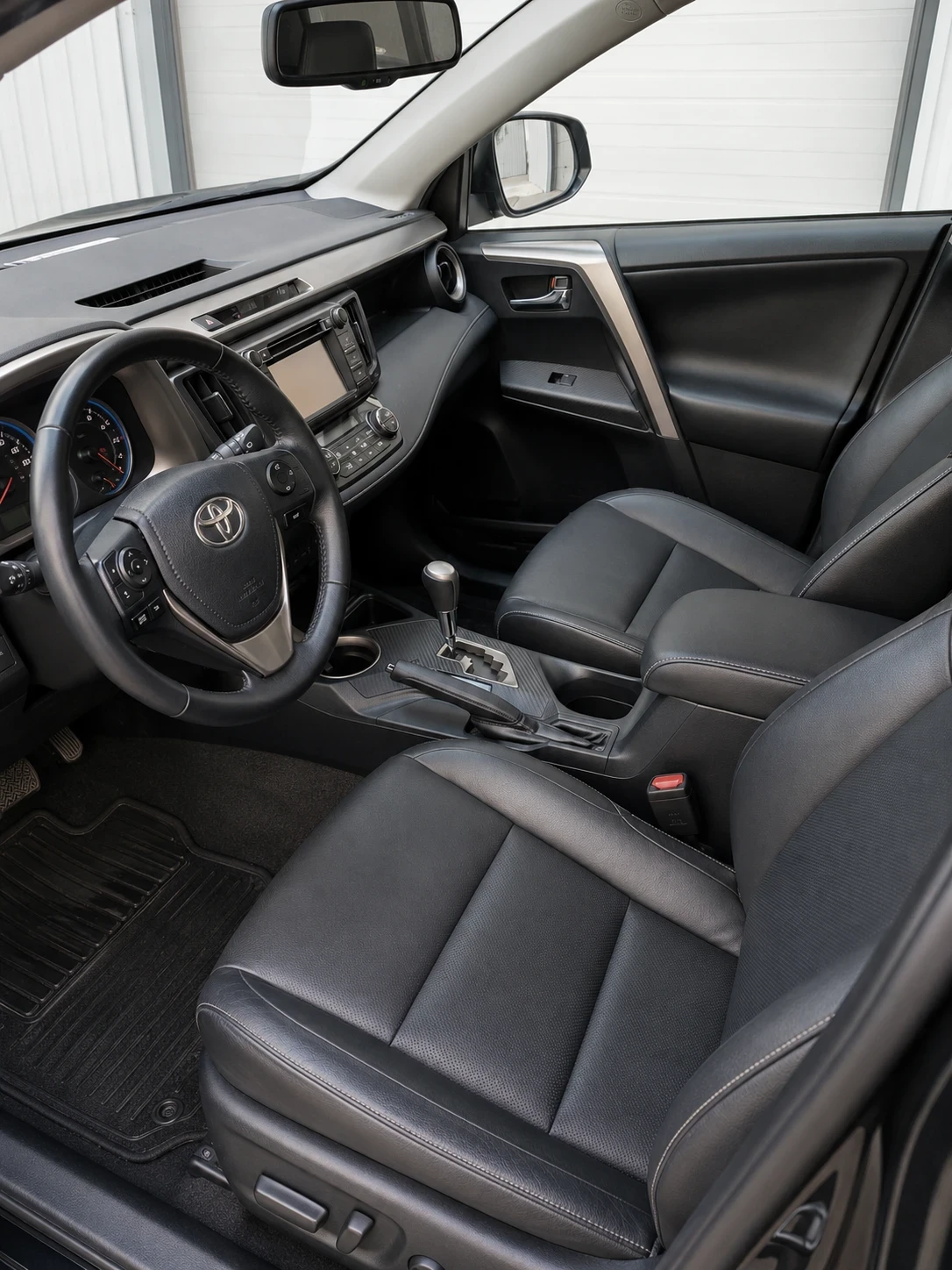 Toyota Rav4 2.2 D-4D 4x4 Executive Automatic на 110 000 км, снимка 10 - Автомобили и джипове - 54866115
