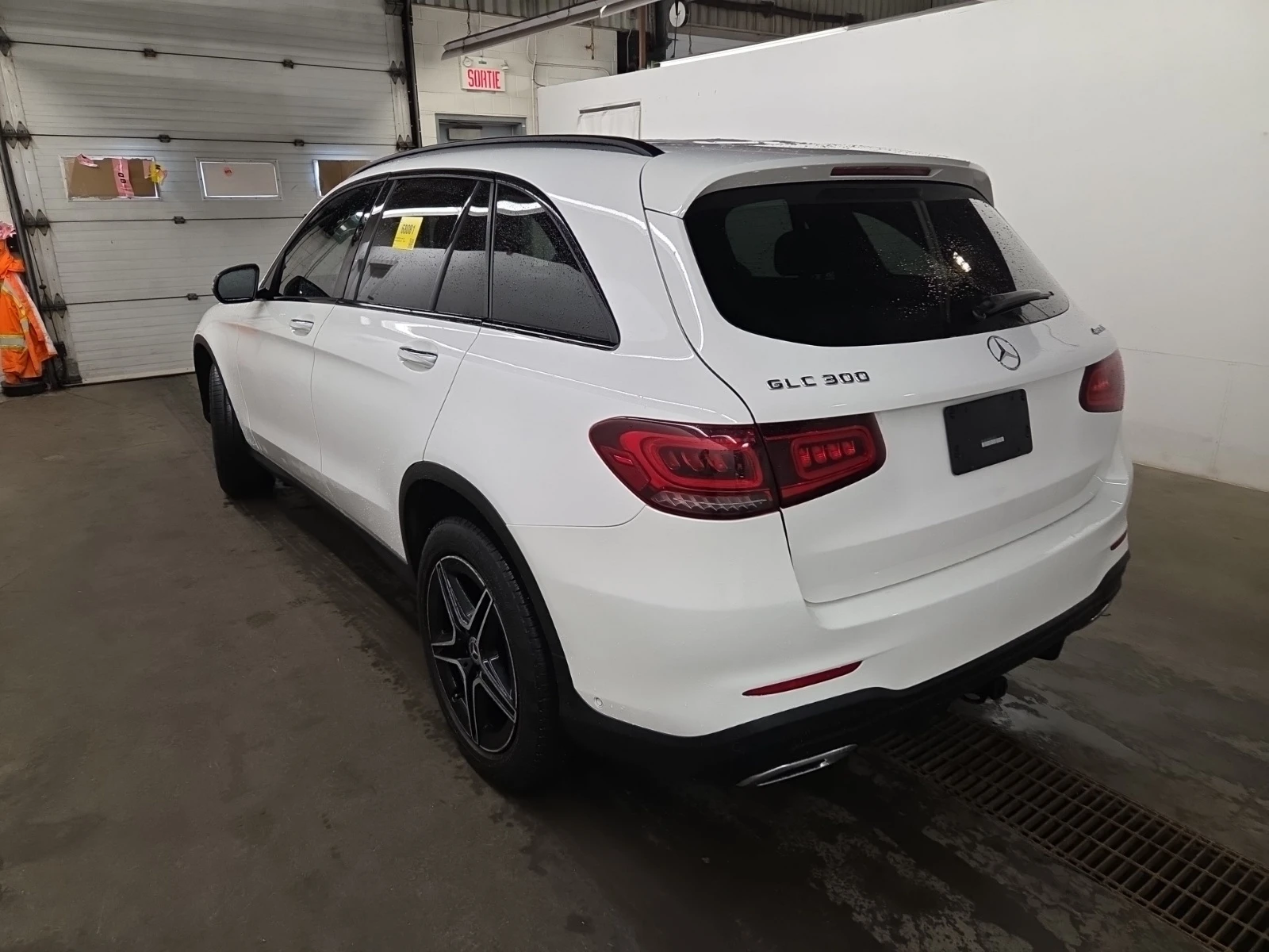Mercedes-Benz GLC 300, снимка 4 - Автомобили и джипове - 55720645