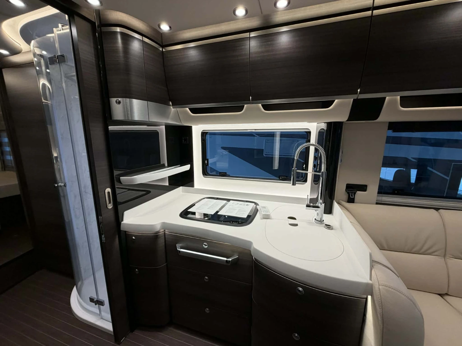 ������ Concorde Charisma 910MI 3.0 207�.�. Iveco Centurion style | Mobile.bg � ����������� 6