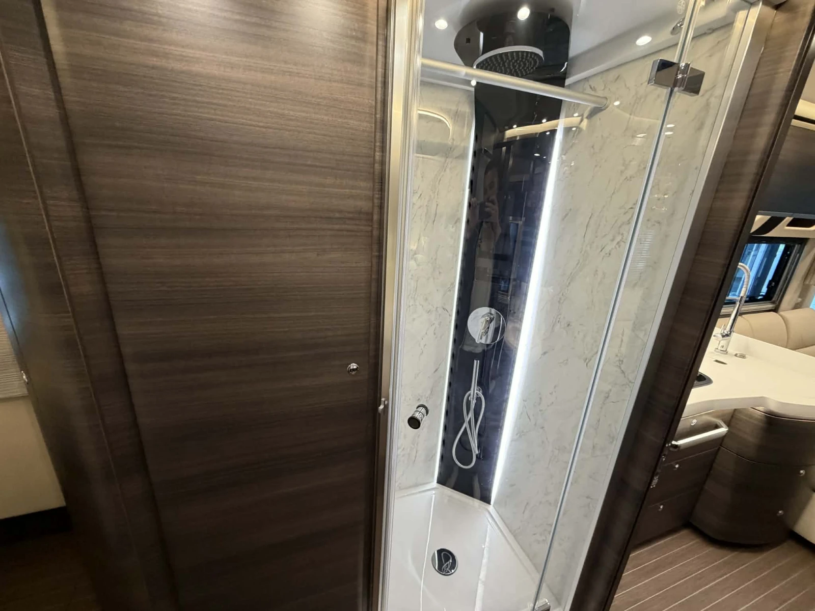 ������ Concorde Charisma 910MI 3.0 207�.�. Iveco Centurion style | Mobile.bg � ����������� 12