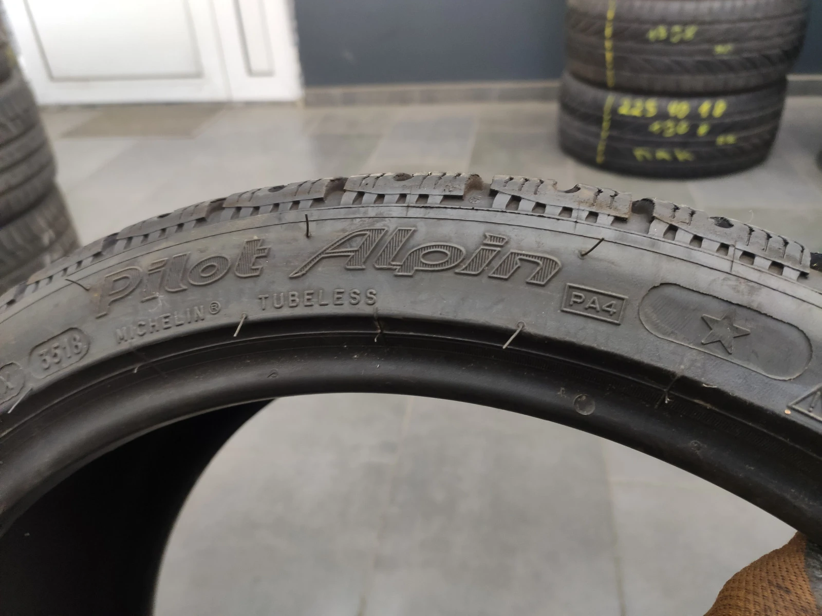  235/35R19 | Mobile.bg   4