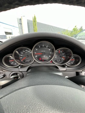 Porsche 911 Карера 4, снимка 11