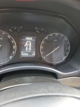 Skoda Octavia 2.0 TDI - 8500 лв. / 4345.98 € - 67747206 6