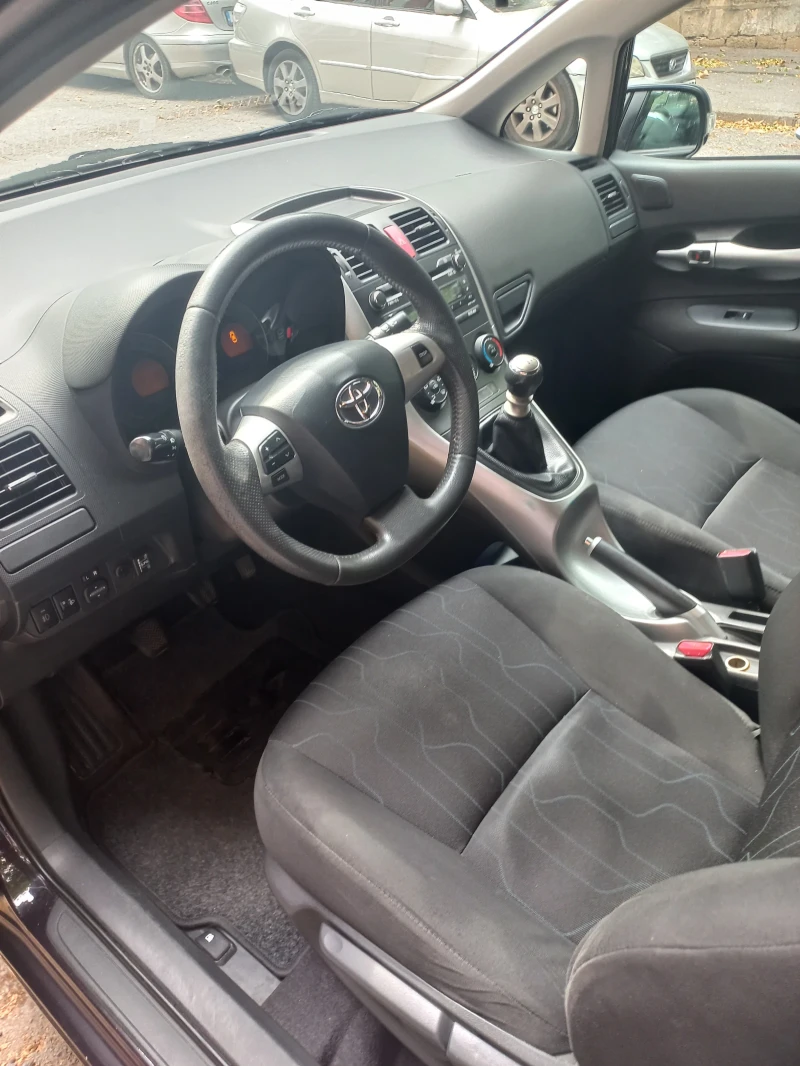 Toyota Auris, снимка 4 - Автомобили и джипове - 47011568