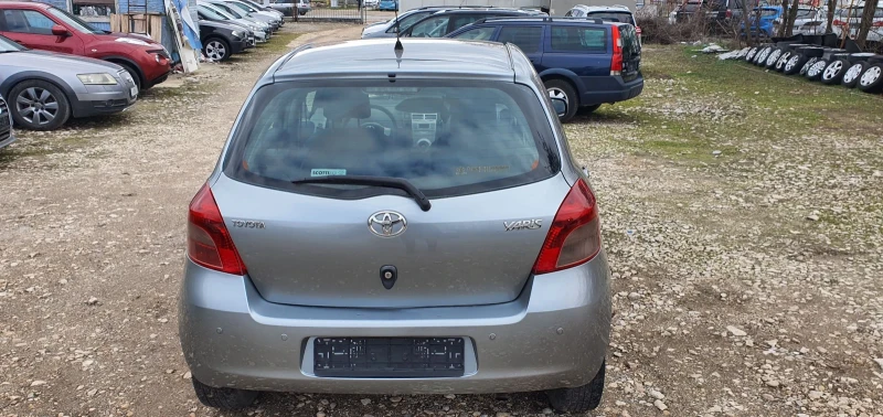 Toyota Yaris, снимка 4 - Автомобили и джипове - 47406643