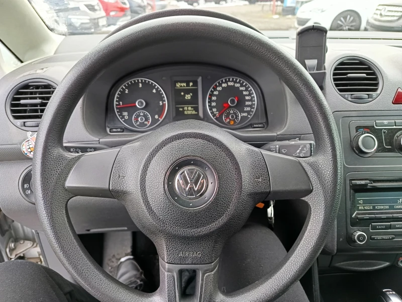 VW Caddy 1.6, снимка 10 - Автомобили и джипове - 48889798