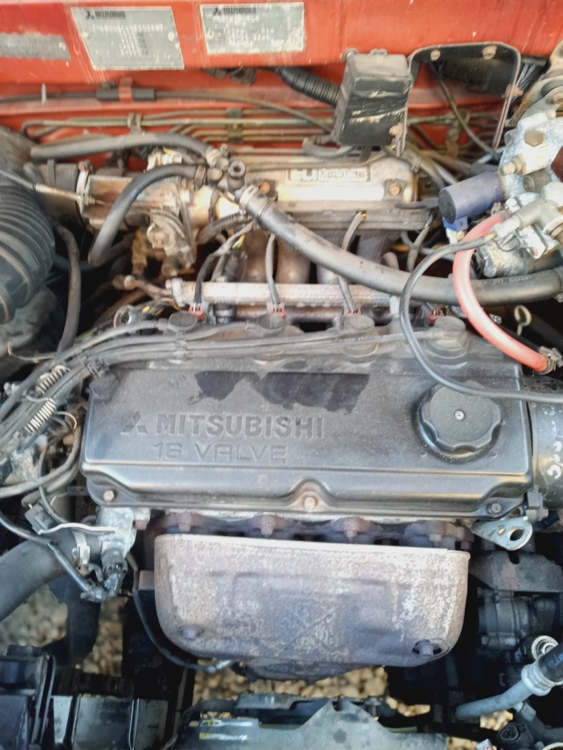 Mitsubishi Space runner, снимка 5 - Автомобили и джипове - 52269507