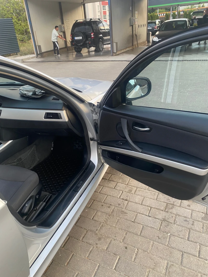 BMW 320, снимка 8 - Автомобили и джипове - 51571046