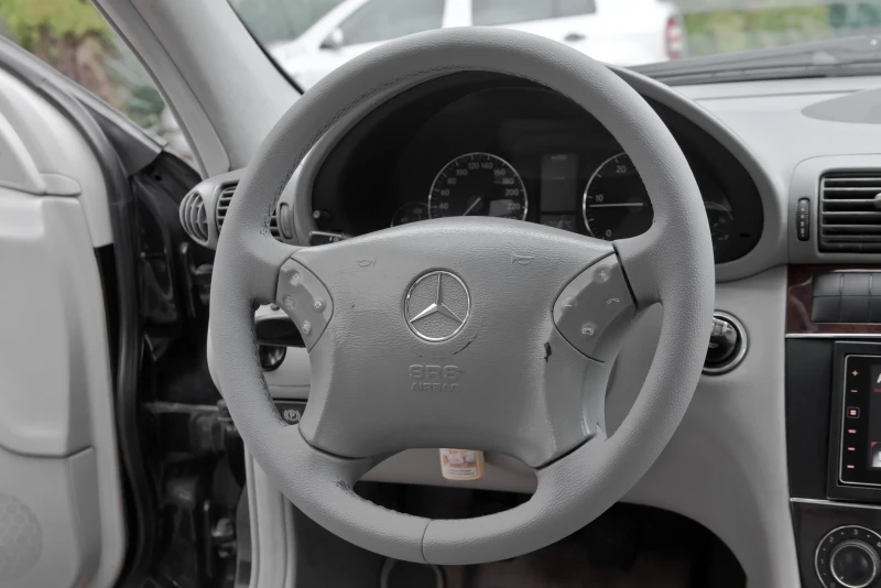 Mercedes-Benz C 220 НОВИ ГУМИ// FACELIFT// CARPLAY// , снимка 9 - Автомобили и джипове - 52831095