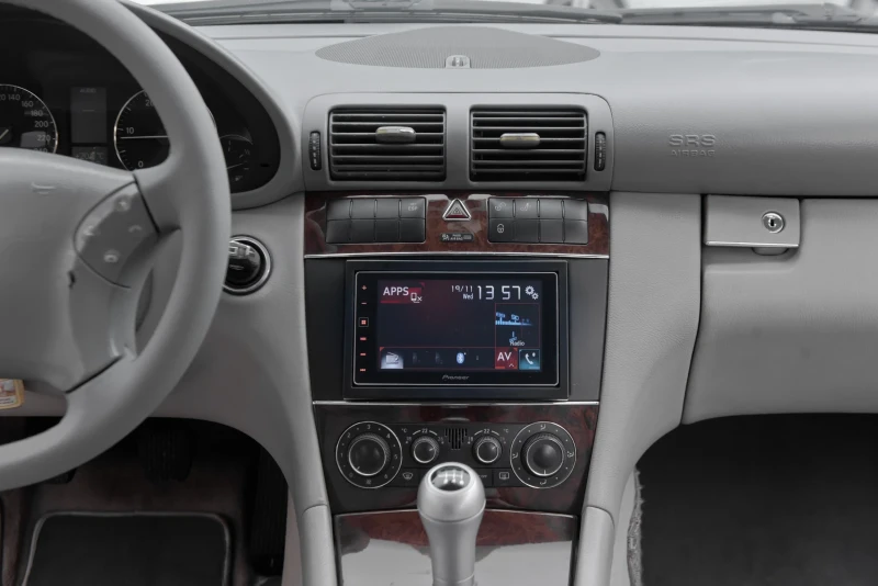 Mercedes-Benz C 220 НОВИ ГУМИ// FACELIFT// CARPLAY// , снимка 10 - Автомобили и джипове - 52831095