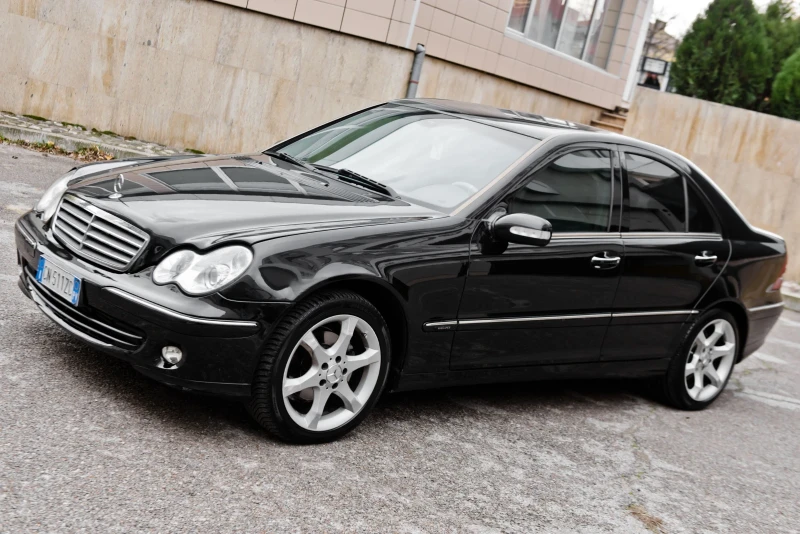 Mercedes-Benz C 220 НОВИ ГУМИ// FACELIFT// CARPLAY// , снимка 3 - Автомобили и джипове - 52831095