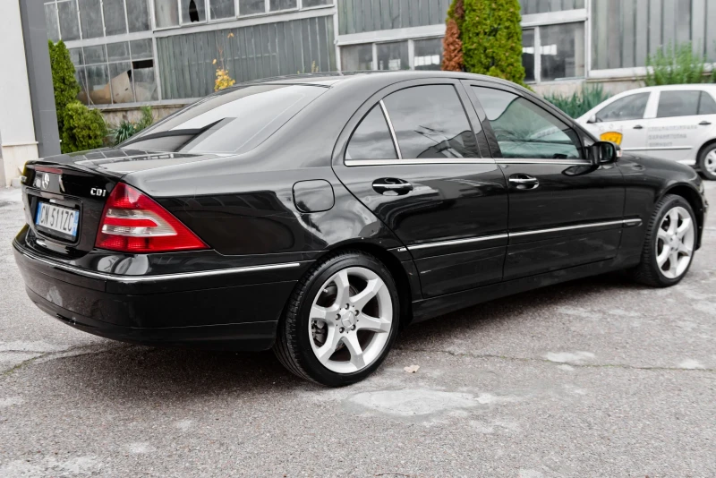 Mercedes-Benz C 220 НОВИ ГУМИ// FACELIFT// CARPLAY// , снимка 7 - Автомобили и джипове - 52831095