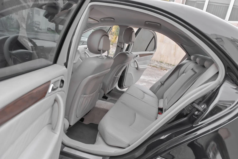 Mercedes-Benz C 220 НОВИ ГУМИ// FACELIFT// CARPLAY// , снимка 15 - Автомобили и джипове - 52831095