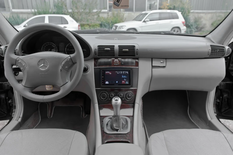 Mercedes-Benz C 220 НОВИ ГУМИ// FACELIFT// CARPLAY// , снимка 12 - Автомобили и джипове - 52831095
