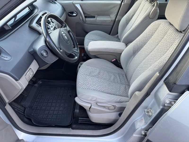 Renault Scenic 1.5 DCI, снимка 9 - Автомобили и джипове - 53012742