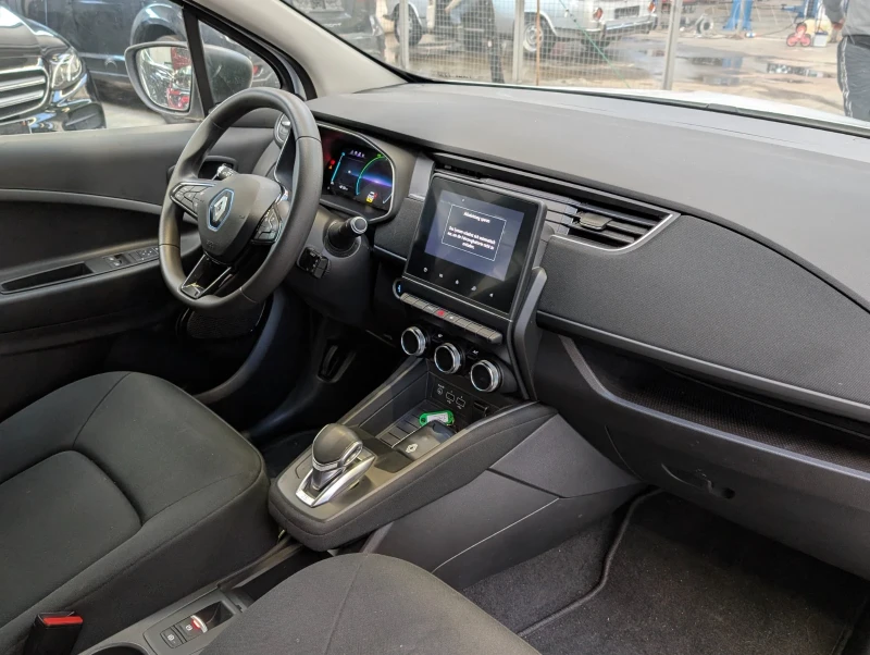 Renault Zoe, снимка 7 - Автомобили и джипове - 53114122