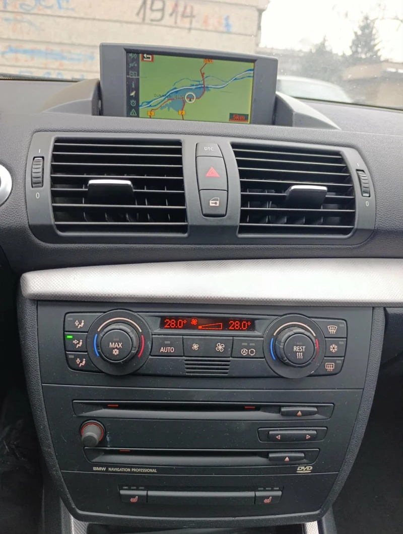 BMW 120 2.0 D, снимка 7 - Автомобили и джипове - 53564659